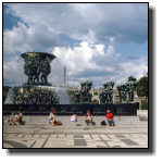 In the Vigeland Sculpture Park in Oslo, we can see 212 bronze and stone statues 